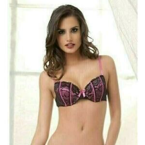 $48 OH LA LA CHERI Paris Molded Cup Bra Lace NEW Sexy Lace 32B Lingerie Black